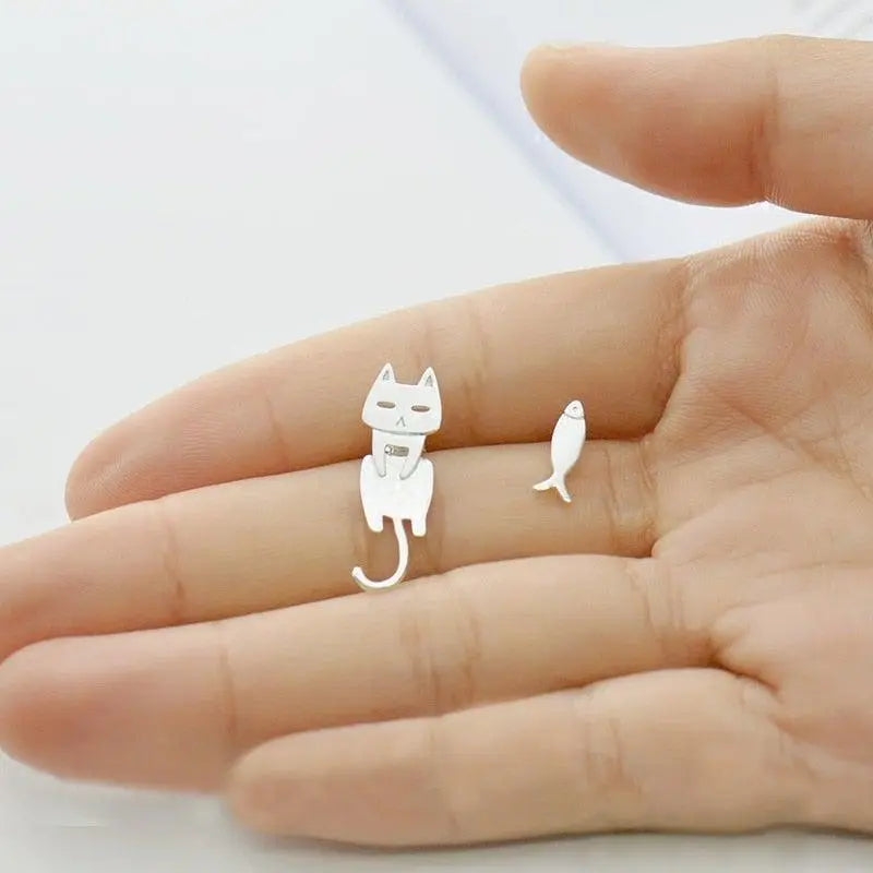 Silver Climbing Kitten Earring