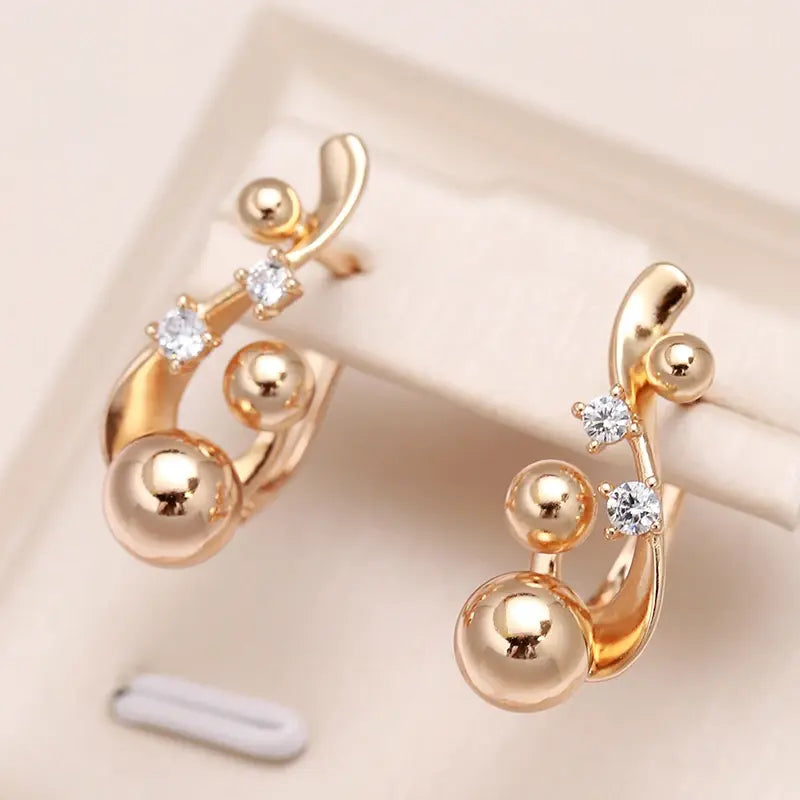 Elegant Zircon Earrings in Gold