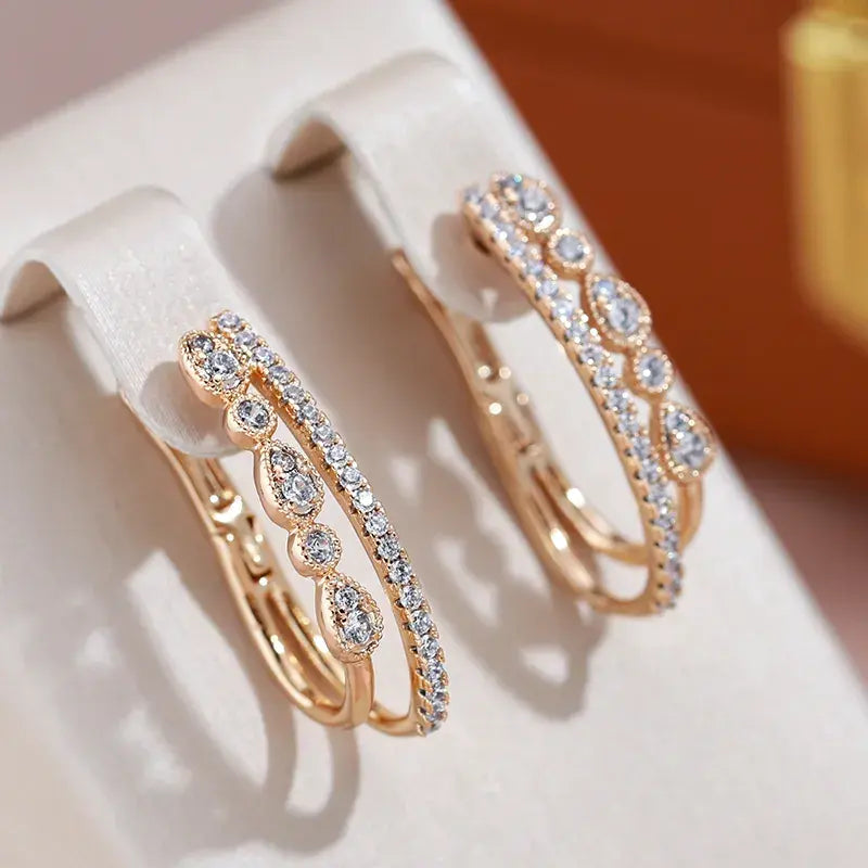 Elegant earrings with zirconia made of gold